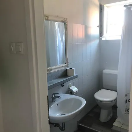 Ena Casa de hóspedes *